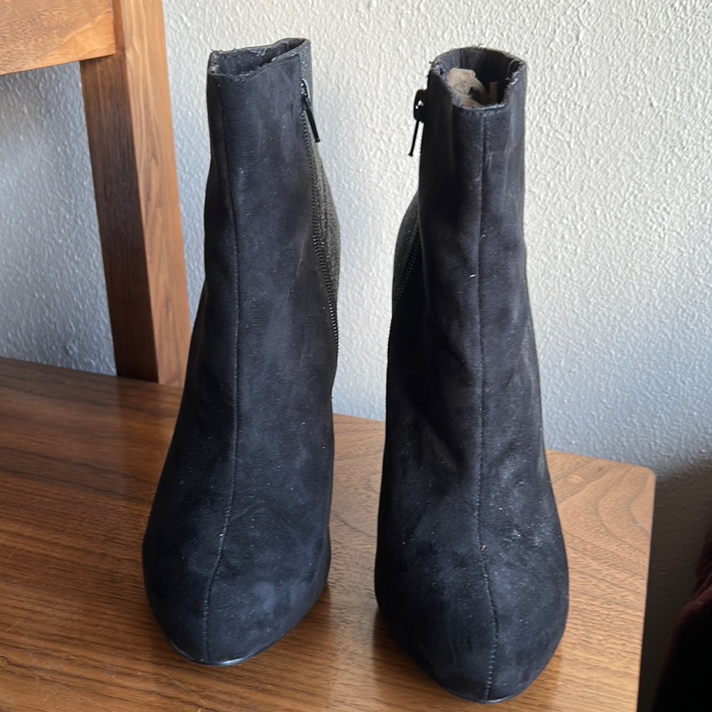 Forever 21 black with glitter heeled Booties